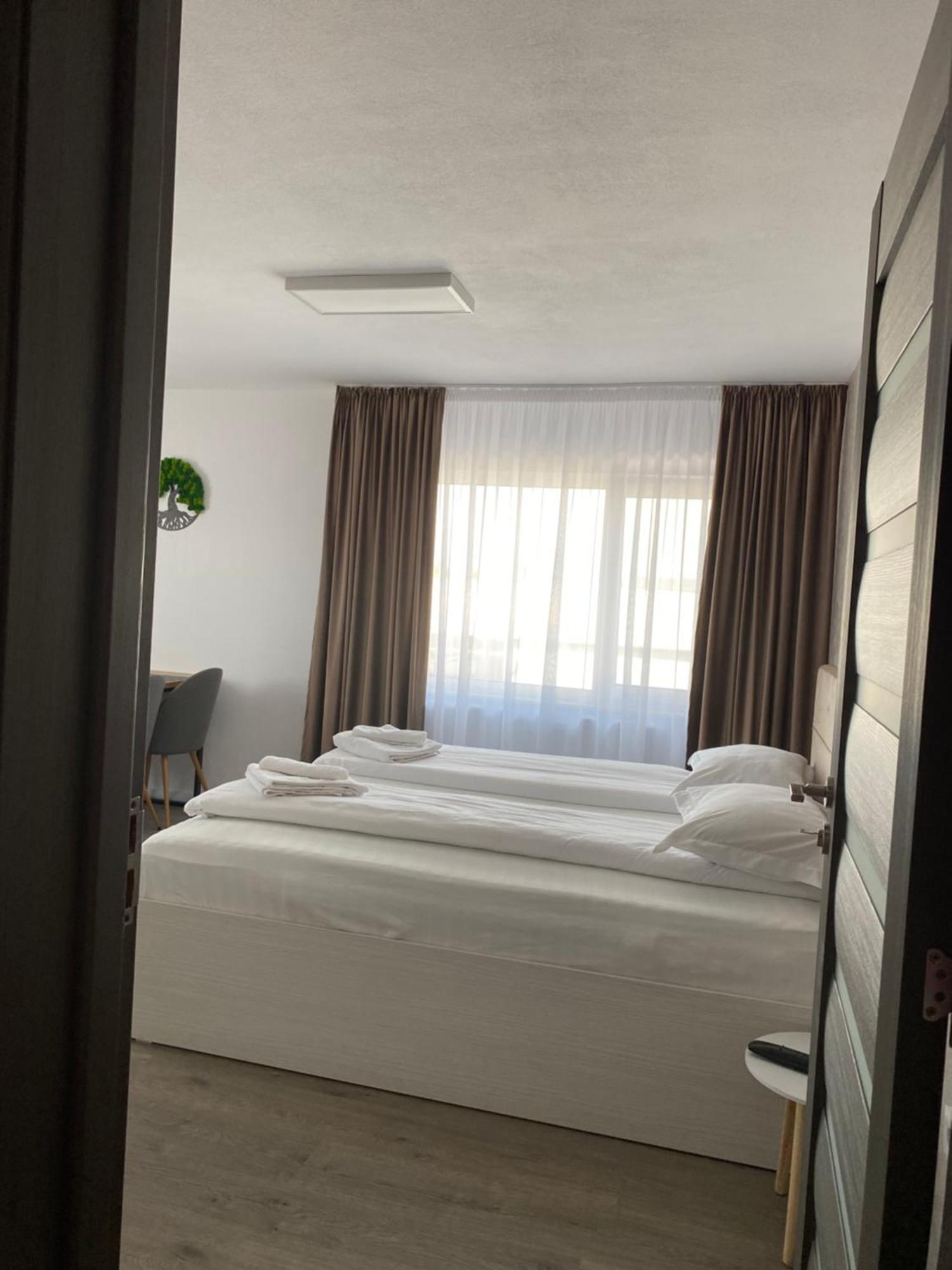 Wonderland Apartment Bistriţa Eksteriør bilde
